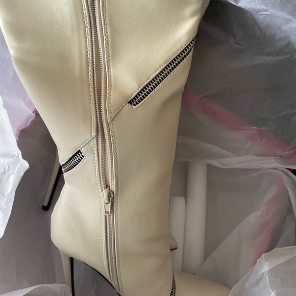 Shoe Dazzle - Picture 9 of 9